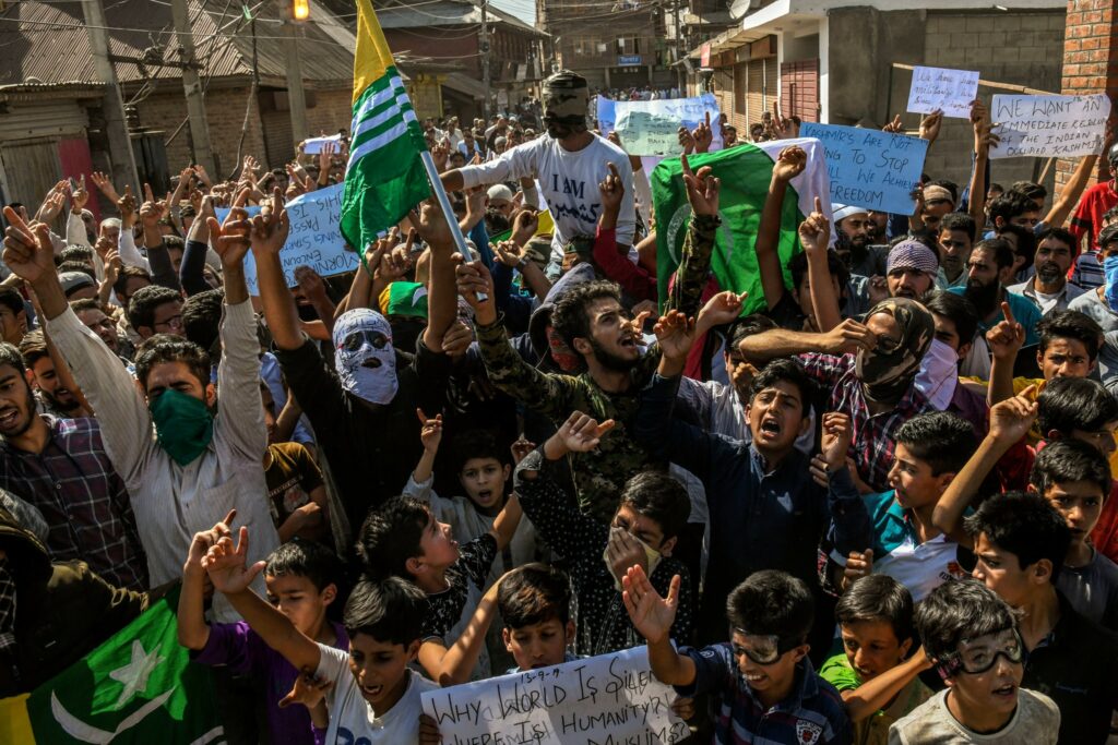 kashmir-Protest-01-Post-Aug-05-2019-Photograph-By-Atul Loke-For-NYTimes