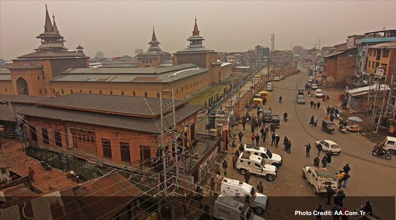 Bond of silence buys freedom in Kashmir