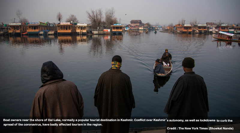 In Kashmir’s Stillness, Hopes Wither and Houseboats Sink